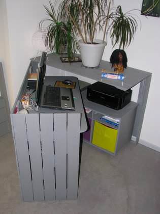 Pallet Hidden Desk / Bureau Caché En Palettes Recyclées DIY Pallet Tutorials Pallet Desks & Pallet Tables Pallet Hidden Desk / Bureau Caché En Palettes Recyclées DIY Pallet Tutorials Pallet Desks & Pallet Tables