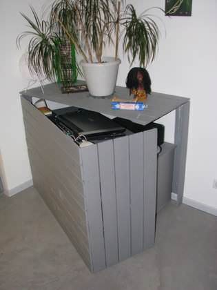 Pallet Hidden Desk / Bureau Caché En Palettes Recyclées DIY Pallet Tutorials Pallet Desks & Pallet Tables Pallet Hidden Desk / Bureau Caché En Palettes Recyclées DIY Pallet Tutorials Pallet Desks & Pallet Tables