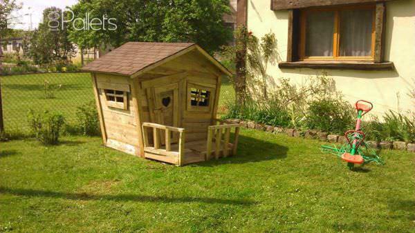 La Cabane Des Enfants / Pallet Kid’s Hut Pallet Sheds, Cabins, Huts & Playhouses La Cabane Des Enfants / Pallet Kid’s Hut Pallet Sheds, Cabins, Huts & Playhouses