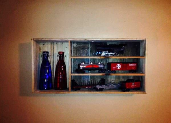 Lionel Shelf For Miniature Trains Pallet Shelves & Pallet Coat Hangers 