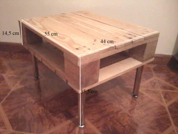 Small Corner Pallet Lamp Table Pallet Desks & Pallet Tables 