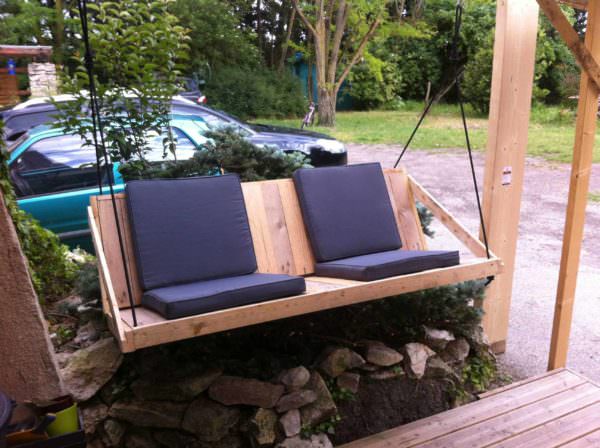 Balancelle En Palettes Recyclées / Pallet Swing Pallet Benches, Pallet Chairs & Stools Balancelle En Palettes Recyclées / Pallet Swing Pallet Benches, Pallet Chairs & Stools