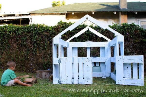 Charming, Inspired Pallet Kids Playhouse Fun Pallet Crafts for Kids Pallet Sheds, Cabins, Huts & Playhouses Charming, Inspired Pallet Kids Playhouse Fun Pallet Crafts for Kids Pallet Sheds, Cabins, Huts & Playhouses