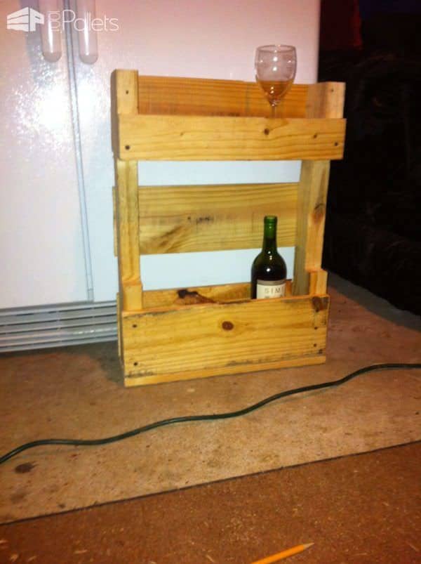 Pallets Wall Wine Rack Pallet Shelves & Pallet Coat Hangers Pallets Wall Wine Rack Pallet Shelves & Pallet Coat Hangers