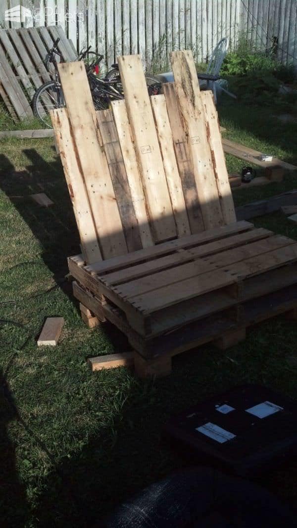 Outdoor Love Seat Pallet Benches, Pallet Chairs & Stools Outdoor Love Seat Pallet Benches, Pallet Chairs & Stools
