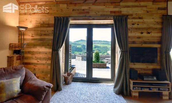 Pallet Wood Self-catering Heaven Pallet Walls & Pallet Doors Pallet Wood Self-catering Heaven Pallet Walls & Pallet Doors