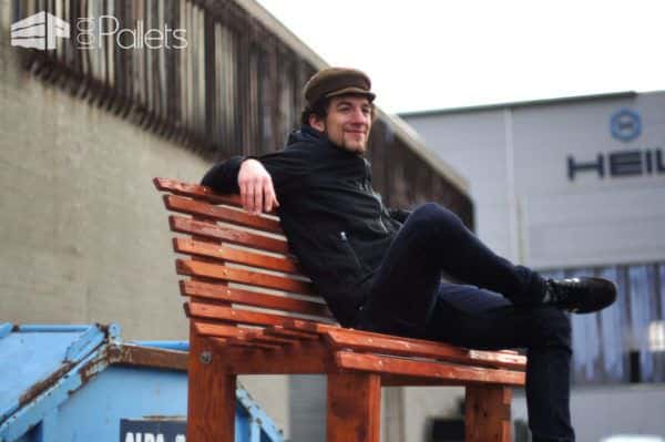 Ergonomic Pallet Seat: Kesselbench Pallet Benches, Pallet Chairs & Stools Ergonomic Pallet Seat: Kesselbench Pallet Benches, Pallet Chairs & Stools