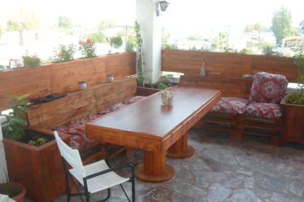 Lunch Corner Made From Discarded Pallets Lounges & Garden Sets Lunch Corner Made From Discarded Pallets Lounges & Garden Sets