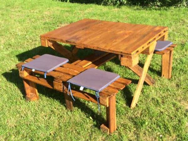 Pallet Table With Integrated Bench For Kids Fun Pallet Crafts for Kids Pallet Desks & Pallet Tables 