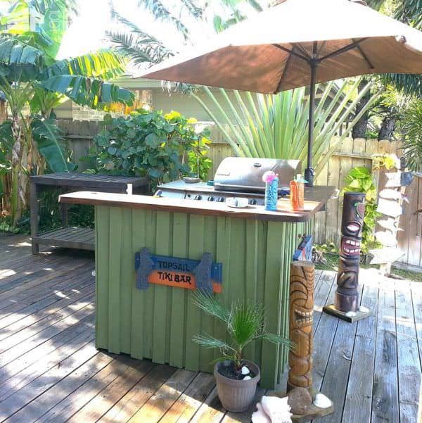 Pallet Tiki Bar: Get Some Inspiration Pallet Bars Pallet Tiki Bar: Get Some Inspiration Pallet Bars