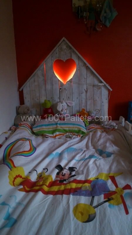 Lit Enfant En Palettes / Kids Pallet Bed Pallet Beds, Pallet Headboards & Frames Lit Enfant En Palettes / Kids Pallet Bed Pallet Beds, Pallet Headboards & Frames