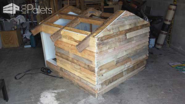 Niche A Chien / A Pallet Dog House Pallet Sheds, Cabins, Huts & Playhouses Niche A Chien / A Pallet Dog House Pallet Sheds, Cabins, Huts & Playhouses