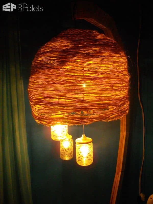 Luminaire Sur Pied / Pallet Floor Lamp Pallet Lamps & Lights Luminaire Sur Pied / Pallet Floor Lamp Pallet Lamps & Lights
