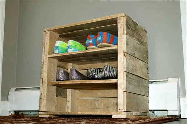 Pallet Shoe Rack & Seat Pallet Shelves & Pallet Coat Hangers Pallet Shoe Rack & Seat Pallet Shelves & Pallet Coat Hangers