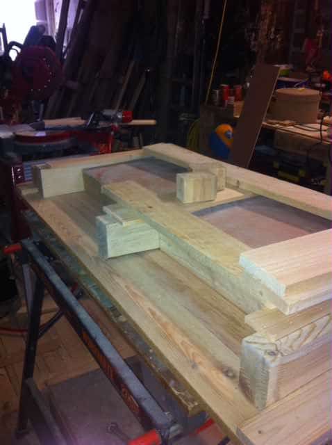 Bureau & Fauteuil En Palette / Pallet Desk & Chair Pallet Benches, Pallet Chairs & Stools Pallet Desks & Pallet Tables Bureau & Fauteuil En Palette / Pallet Desk & Chair Pallet Benches, Pallet Chairs & Stools Pallet Desks & Pallet Tables