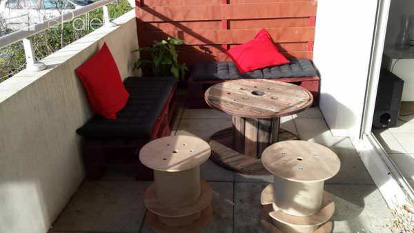 Salon De Balcon / Balcony Pallet Lounge Set Lounges & Garden Sets Pallet Benches, Pallet Chairs & Stools Salon De Balcon / Balcony Pallet Lounge Set Lounges & Garden Sets Pallet Benches, Pallet Chairs & Stools