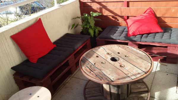Salon De Balcon / Balcony Pallet Lounge Set Lounges & Garden Sets Pallet Benches, Pallet Chairs & Stools Salon De Balcon / Balcony Pallet Lounge Set Lounges & Garden Sets Pallet Benches, Pallet Chairs & Stools
