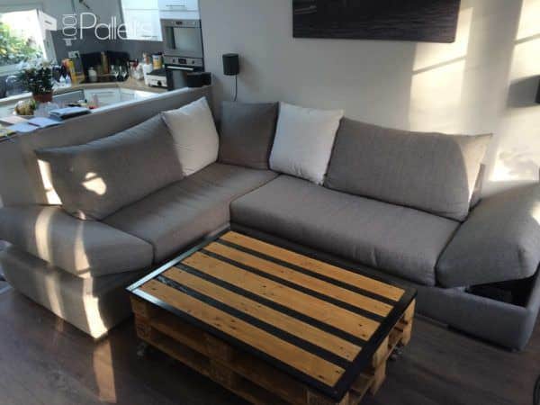 Créations En Palettes / Pallet Furniture Pallet Coffee Tables Pallet Shelves & Pallet Coat Hangers Créations En Palettes / Pallet Furniture Pallet Coffee Tables Pallet Shelves & Pallet Coat Hangers