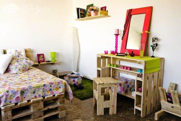 Teenager Bedroom With Reclaimed Pallets Fun Pallet Crafts for Kids Teenager Bedroom With Reclaimed Pallets Fun Pallet Crafts for Kids