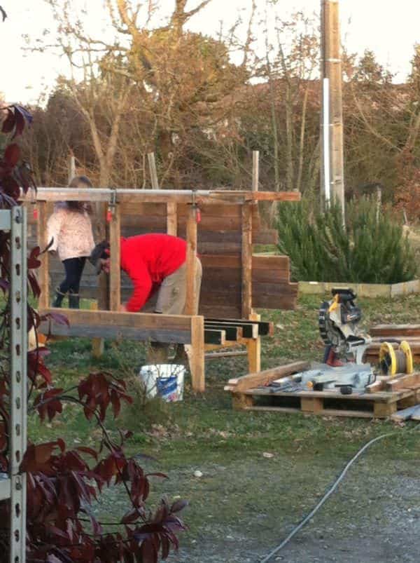Cabane En Palettes Recyclées / Recycled Pallets Into Cool Hut For Kids Fun Pallet Crafts for Kids Pallet Sheds, Cabins, Huts & Playhouses Cabane En Palettes Recyclées / Recycled Pallets Into Cool Hut For Kids Fun Pallet Crafts for Kids Pallet Sheds, Cabins, Huts & Playhouses