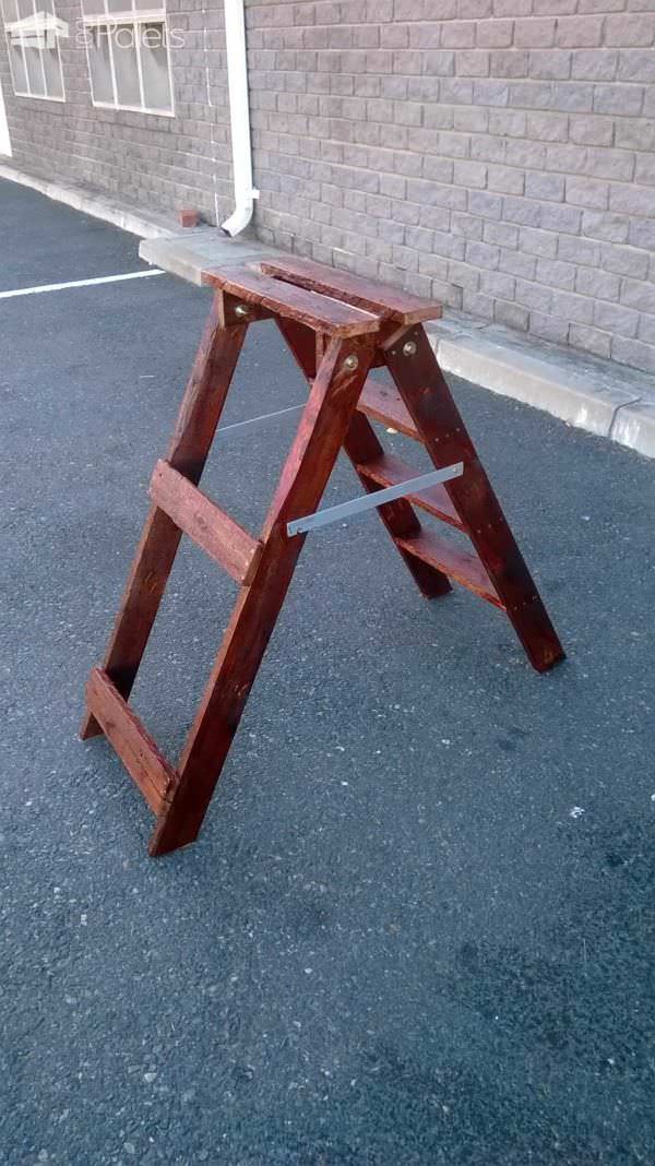 How to Make a Ladder From an Upcycled Pallet Pallet Benches, Pallet Chairs & Stools How to Make a Ladder From an Upcycled Pallet Pallet Benches, Pallet Chairs & Stools
