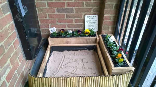Japanese Calligraphy Sandbox & Flower Beds Pallet Planters & Compost Bins Japanese Calligraphy Sandbox & Flower Beds Pallet Planters & Compost Bins