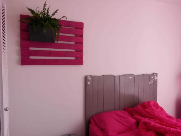 Tête De Lit Et Porte-jardinières / Pallet Bed Headboard & Wall Planter Holder Pallet Beds, Pallet Headboards & Frames Tête De Lit Et Porte-jardinières / Pallet Bed Headboard & Wall Planter Holder Pallet Beds, Pallet Headboards & Frames