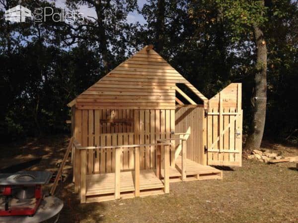 Pallet Cabin & Clubhouse: Build Your Own 19 Pallets Teenager Cabin Hideaway Fun Pallet Crafts for Kids Pallet Sheds, Cabins, Huts & Playhouses Pallet Cabin & Clubhouse: Build Your Own 19 Pallets Teenager Cabin Hideaway Fun Pallet Crafts for Kids Pallet Sheds, Cabins, Huts & Playhouses