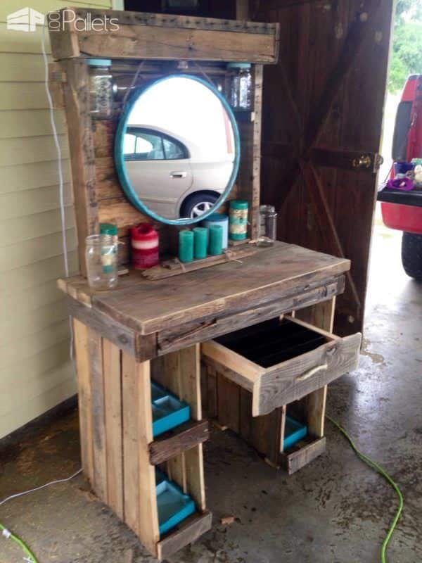 Makeup Vanity Made From Reclaimed Wooden Pallets Pallet Desks & Pallet Tables Makeup Vanity Made From Reclaimed Wooden Pallets Pallet Desks & Pallet Tables