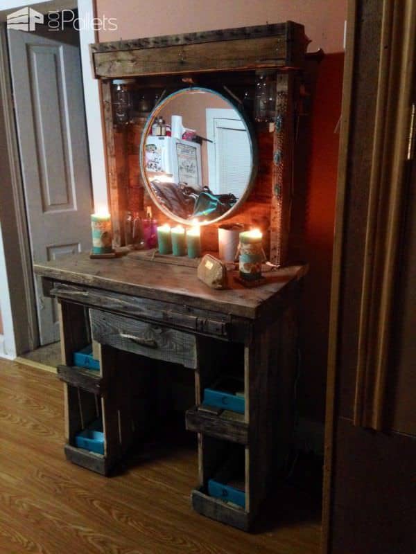 Makeup Vanity Made From Reclaimed Wooden Pallets Pallet Desks & Pallet Tables Makeup Vanity Made From Reclaimed Wooden Pallets Pallet Desks & Pallet Tables