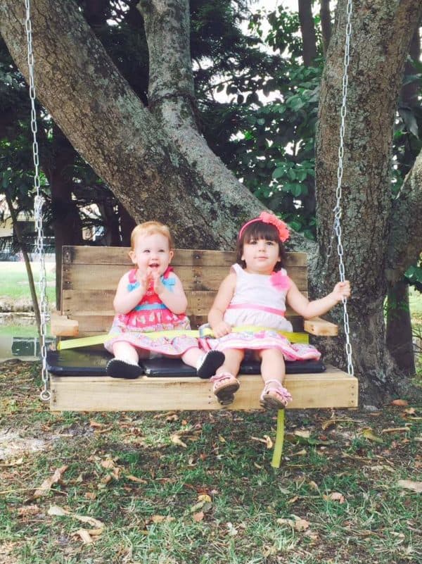 Pallet Swing For The Grand Kids Fun Pallet Crafts for Kids Pallet Swing For The Grand Kids Fun Pallet Crafts for Kids