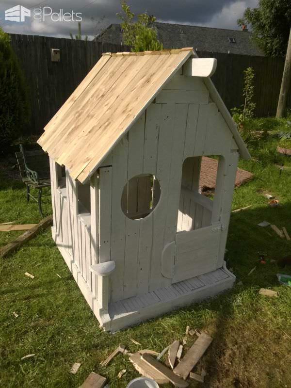 Wendy Pallet House Fun Pallet Crafts for Kids Pallet Sheds, Cabins, Huts & Playhouses Wendy Pallet House Fun Pallet Crafts for Kids Pallet Sheds, Cabins, Huts & Playhouses