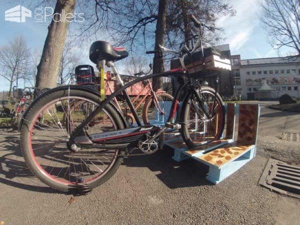 Bike Racks: 16 Ways of Building Your Own Pallet Bike Rack Pallet Terraces & Pallet Patios Bike Racks: 16 Ways of Building Your Own Pallet Bike Rack Pallet Terraces & Pallet Patios