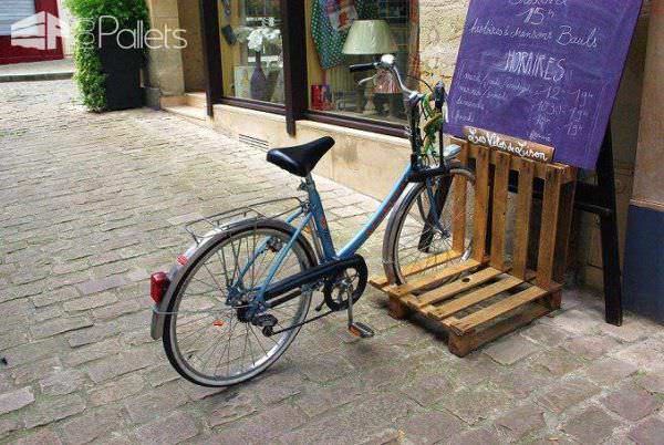 Bike Racks: 16 Ways of Building Your Own Pallet Bike Rack Pallet Terraces & Pallet Patios Bike Racks: 16 Ways of Building Your Own Pallet Bike Rack Pallet Terraces & Pallet Patios