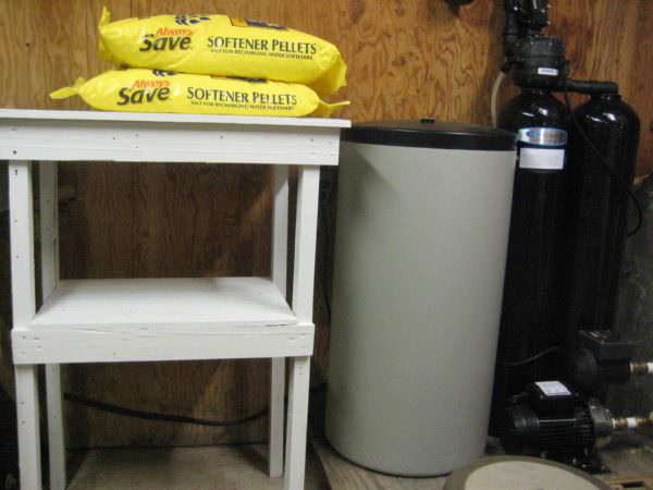 Water Softener Salt Supply Table Made Out Pallet Lumber Pallet Desks & Pallet Tables Water Softener Salt Supply Table Made Out Pallet Lumber Pallet Desks & Pallet Tables