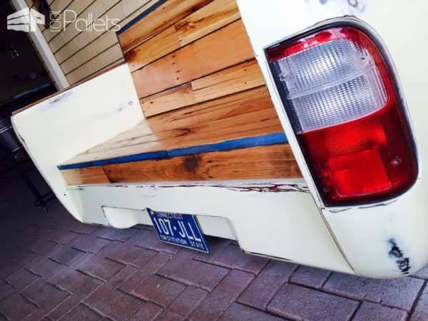 Old Car Parts and Pallets Upcycled Into a Beautiful Bench Pallet Benches, Pallet Chairs & Stools Old Car Parts and Pallets Upcycled Into a Beautiful Bench Pallet Benches, Pallet Chairs & Stools