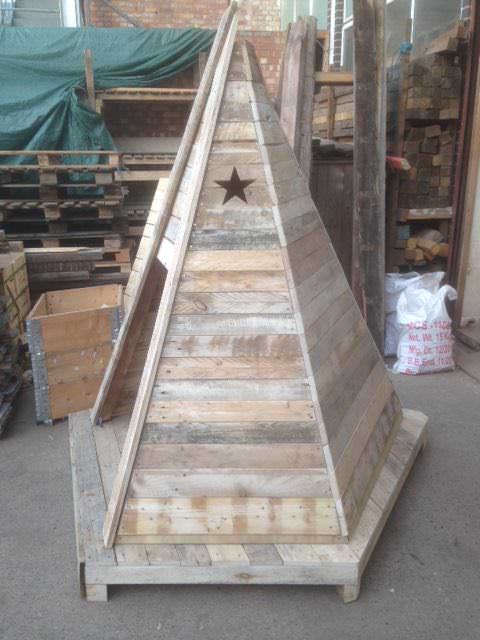 Pallet Teepee Fun Pallet Crafts for Kids Pallet Sheds, Cabins, Huts & Playhouses Pallet Teepee Fun Pallet Crafts for Kids Pallet Sheds, Cabins, Huts & Playhouses