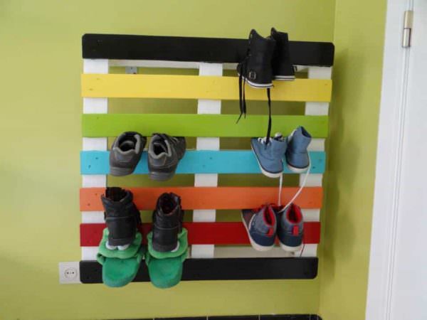Shoe Rack From One Recycled Pallet Pallet Shelves & Pallet Coat Hangers Shoe Rack From One Recycled Pallet Pallet Shelves & Pallet Coat Hangers