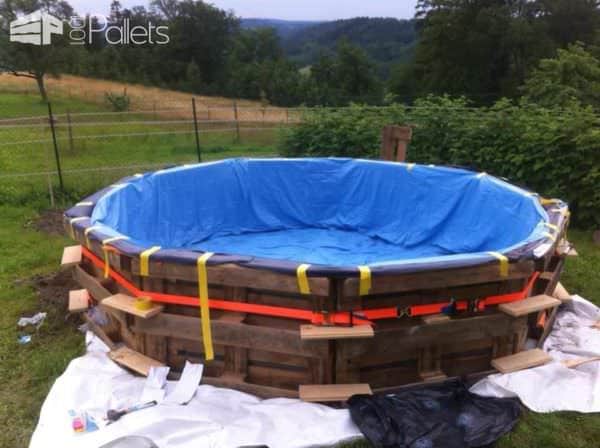 Swimming Pool Made Out of Wooden Pallets for Under $80 Pallets in the Garden Swimming Pool Made Out of Wooden Pallets for Under $80 Pallets in the Garden