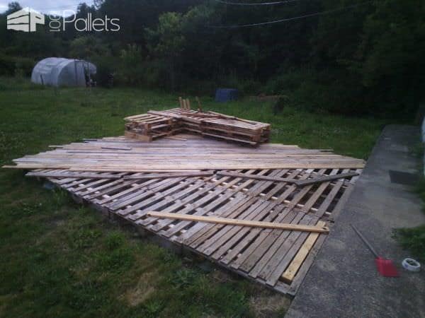 Complete Pallet Terrace Pallet Terraces & Pallet Patios Complete Pallet Terrace Pallet Terraces & Pallet Patios