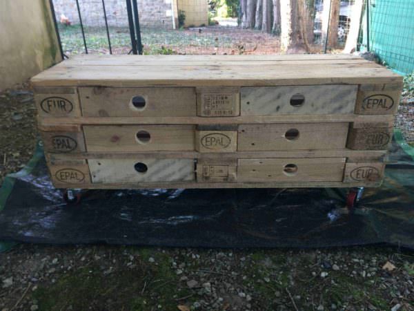 Meuble Tv Avec Façades De Tiroirs / Pallet Tv Stand with Six Drawers Pallet TV Stands & Racks Meuble Tv Avec Façades De Tiroirs / Pallet Tv Stand with Six Drawers Pallet TV Stands & Racks