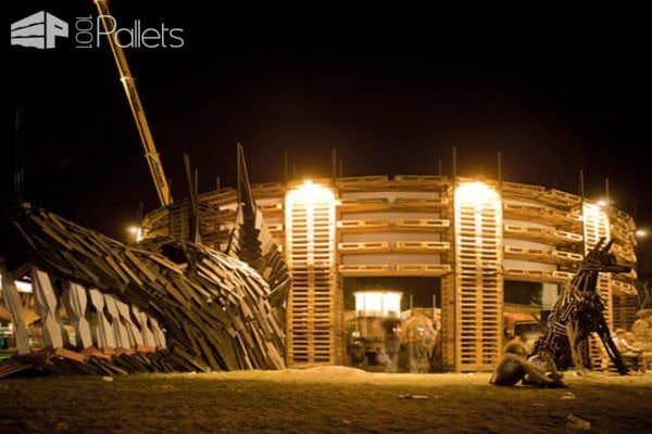 Sziget Festival Colosseum, Made out of 700 Pallets and 65 Feet Diameter Pallet Store, Bar & Restaurant Decorations Sziget Festival Colosseum, Made out of 700 Pallets and 65 Feet Diameter Pallet Store, Bar & Restaurant Decorations