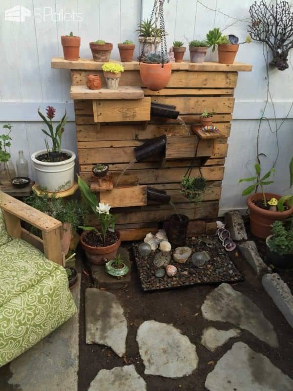 Beautiful Backyard Pallet Fountain Lounges & Garden Sets Beautiful Backyard Pallet Fountain Lounges & Garden Sets