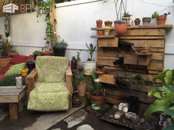 Beautiful Backyard Pallet Fountain Lounges & Garden Sets Beautiful Backyard Pallet Fountain Lounges & Garden Sets