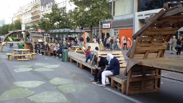 Boulevard in Brussels Reborn as a Pedestrian Zone With Ephemeral Pallet Furniture Pallet Bookcases & Bookshelves Boulevard in Brussels Reborn as a Pedestrian Zone With Ephemeral Pallet Furniture Pallet Bookcases & Bookshelves