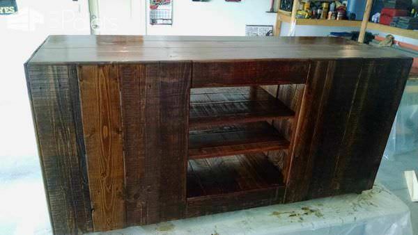 Entertainment Center Pallet TV Stands & Racks Entertainment Center Pallet TV Stands & Racks