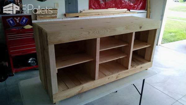 Entertainment Center Pallet TV Stands & Racks Entertainment Center Pallet TV Stands & Racks