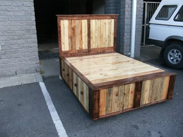Pallet Queen Size Bed Pallet Beds, Pallet Headboards & Frames Pallet Queen Size Bed Pallet Beds, Pallet Headboards & Frames