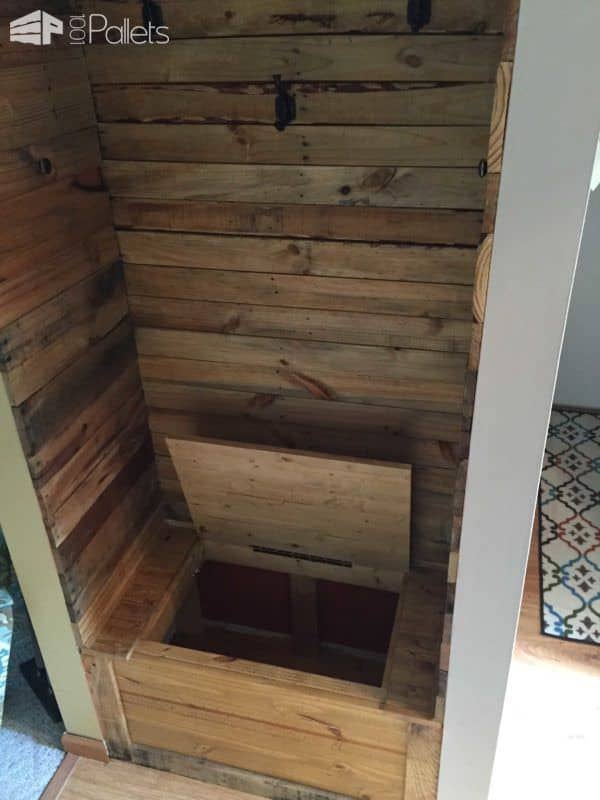 Pallet Wood Built-in Bench & Wall Pallet Benches, Pallet Chairs & Stools Pallet Wood Built-in Bench & Wall Pallet Benches, Pallet Chairs & Stools