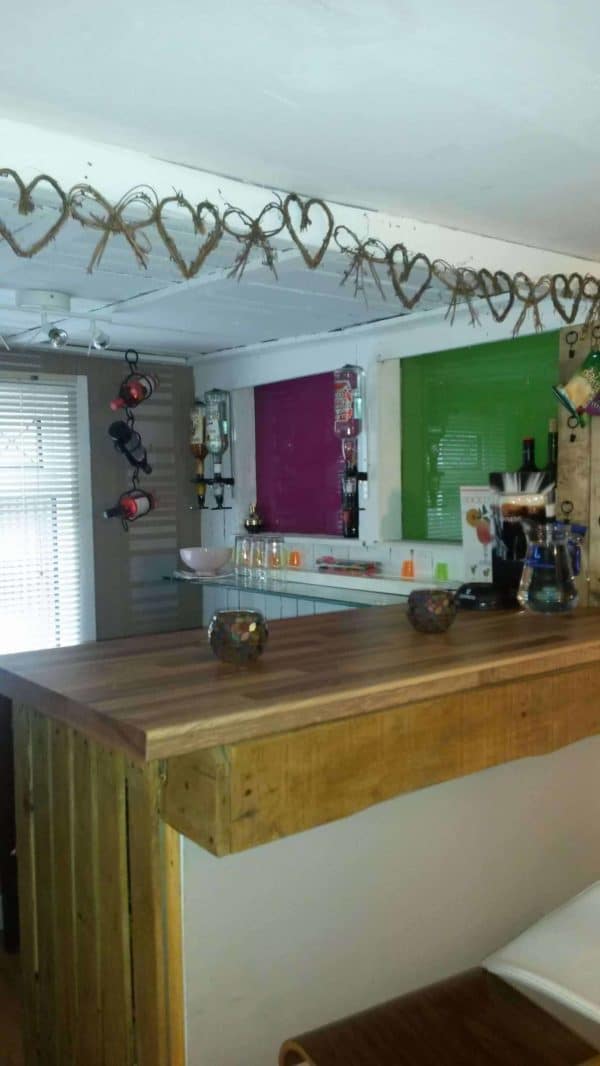 64 Awesome Wooden Pallet Bars For Your Inspiration! Pallet Bars 64 Awesome Wooden Pallet Bars For Your Inspiration! Pallet Bars